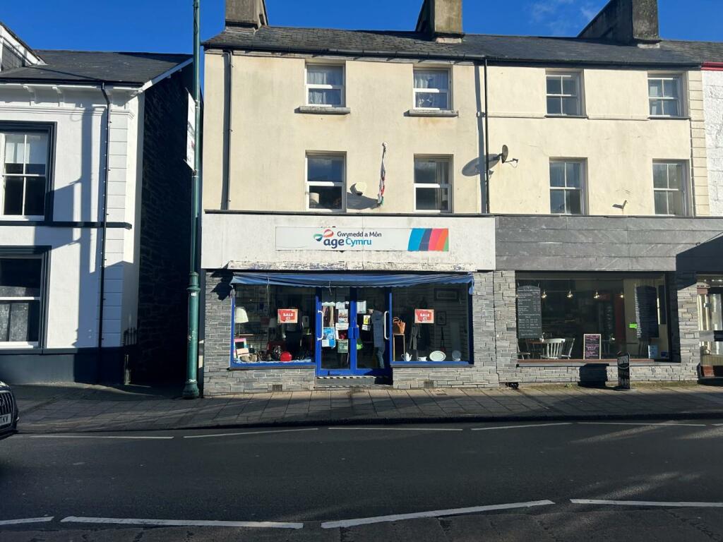 Commercial property for sale in High Street, Porthmadog, LL49