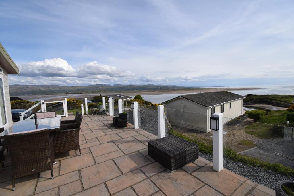 Main image of property: Garreg Wen, Morfa Bychan, Porthmadog