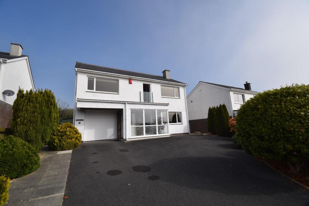 Main image of property: Gwaen Ganol, Criccieth
