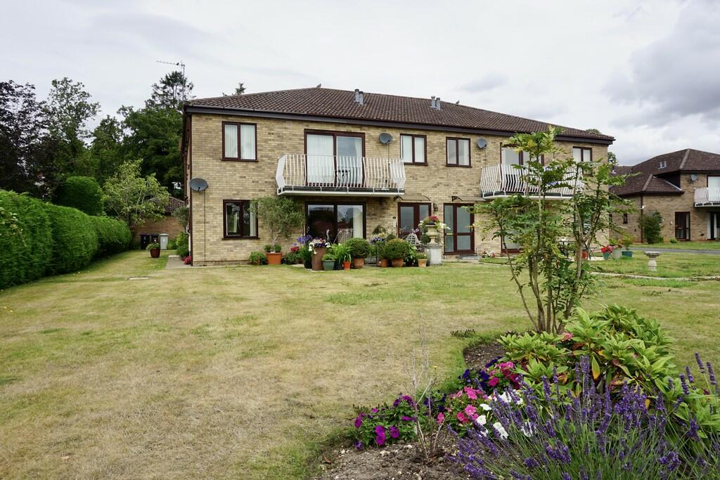 2 bedroom apartment for sale in Grove Court, Woodhall Spa, LN10