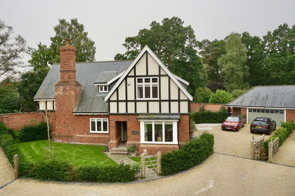 4 bedroom detached house for sale in Petwood Oaks, Woodhall Spa, LN10