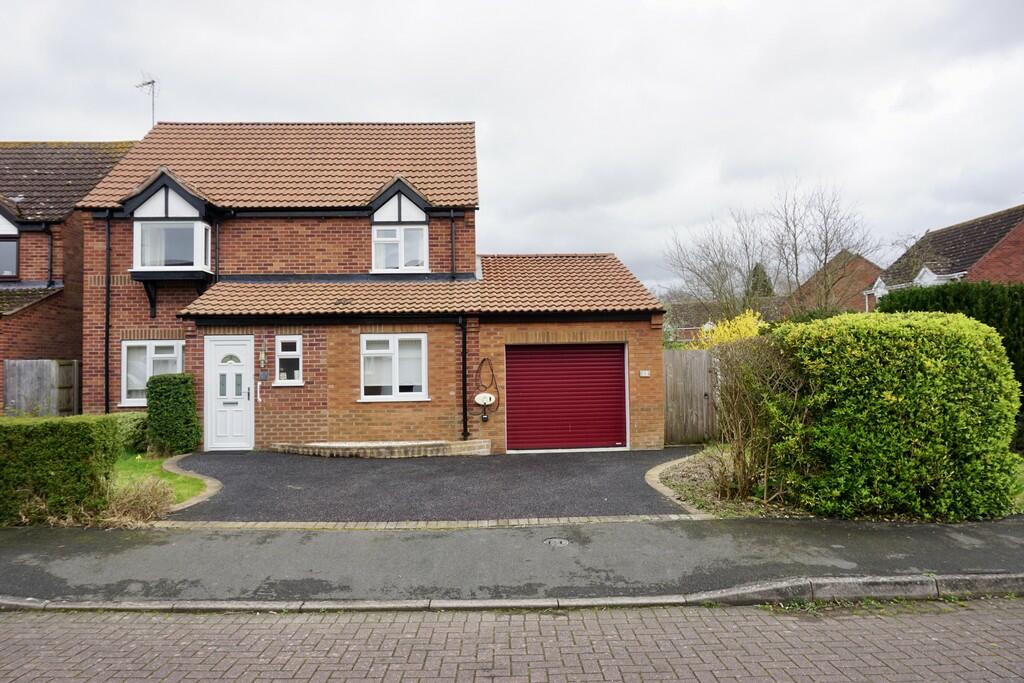 3 bedroom detached house for sale in St. Leonards Close, Woodhall Spa, LN10