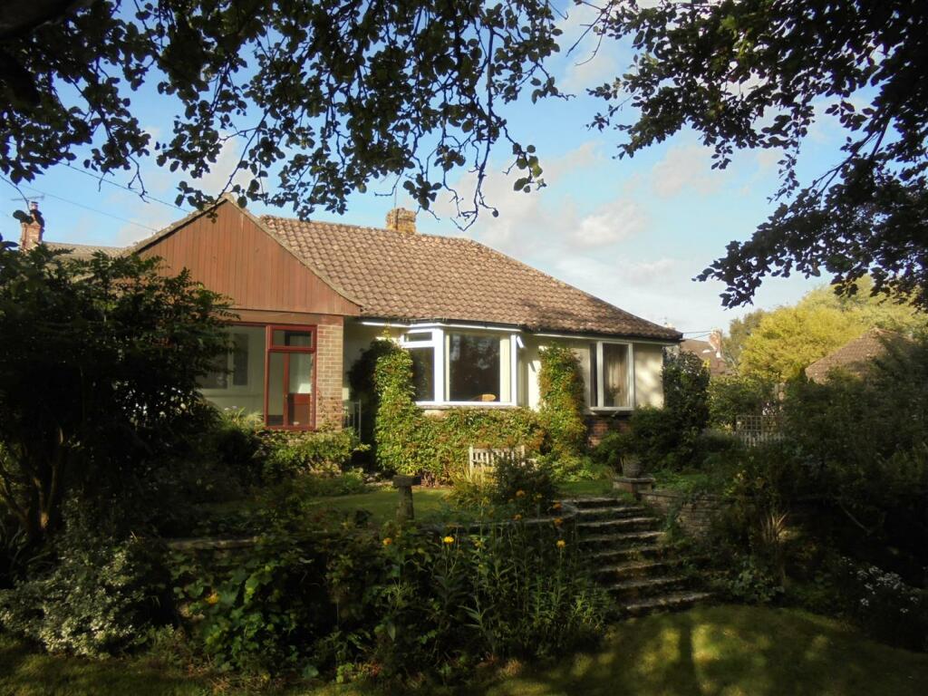 3 bedroom semidetached bungalow for sale in Penny Street, Sturminster