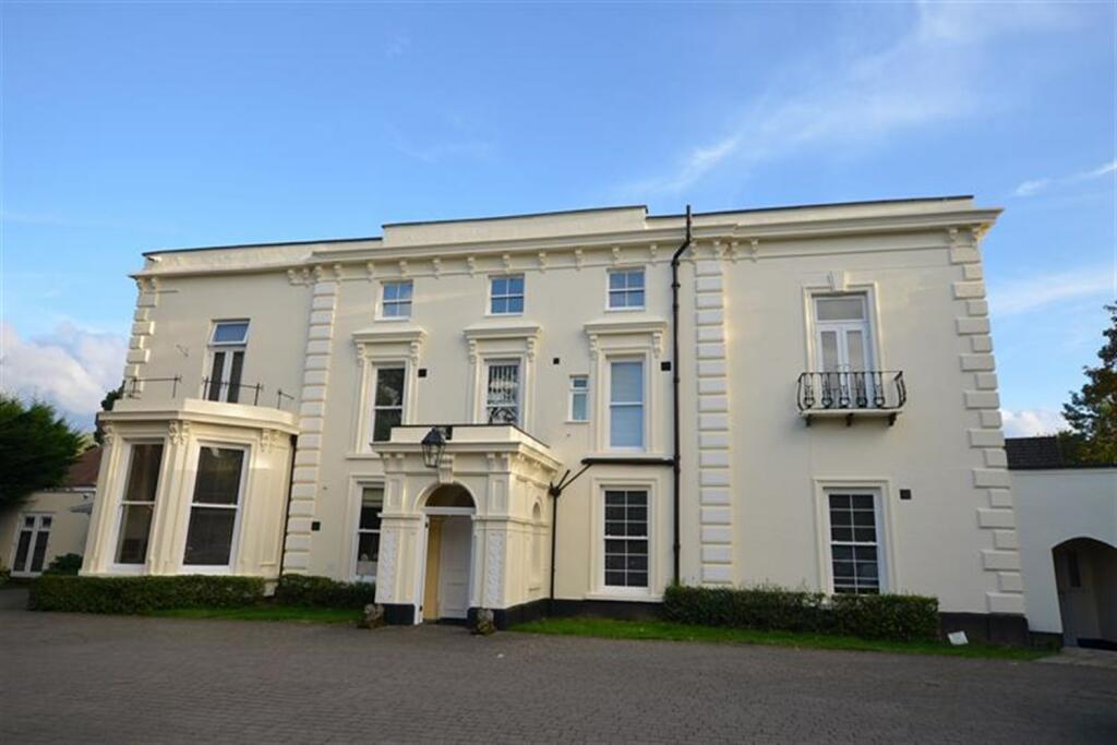 1 bedroom apartment for rent in Buckhurst Hill House, Queens Road