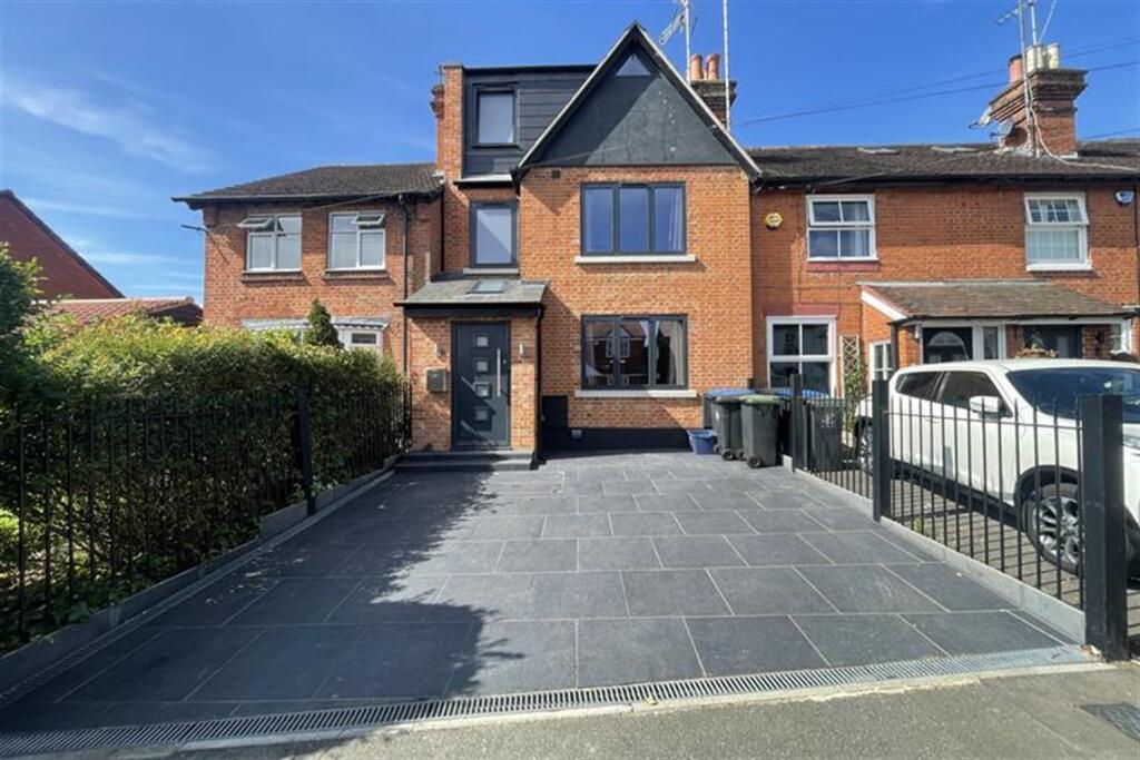 Main image of property: Smarts Lane, Loughton, IG10