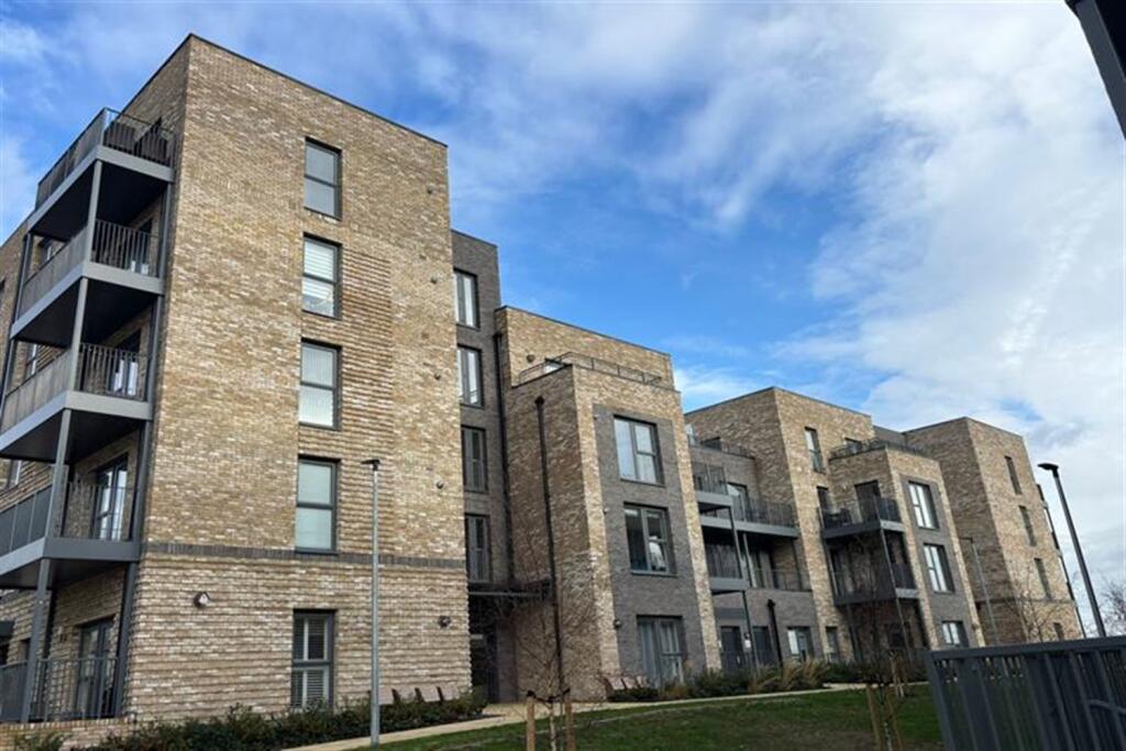 Main image of property: Luctons Close, Loughton, IG10
