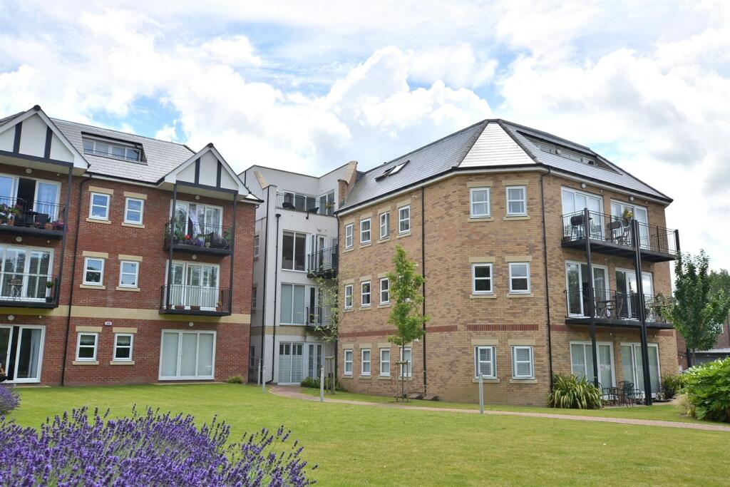 2 bedroom apartment for rent in Monroe House, Church Hill, Loughton, IG10
