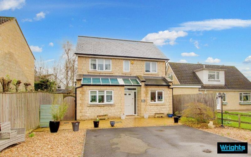 4 bedroom detached house for sale in West Ashton Road, Trowbridge, BA14