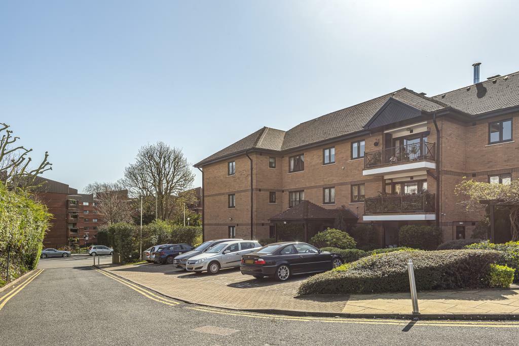 2 bedroom retirement property for sale in Regents Park Road, Finchley, N3