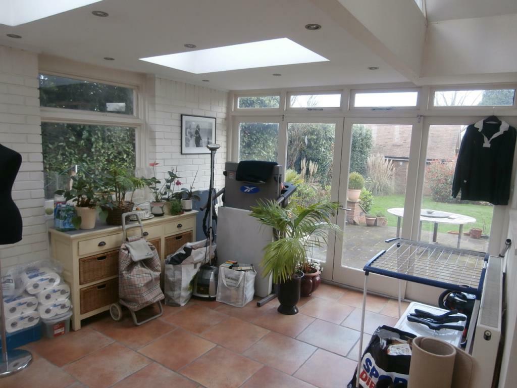 7 bedroom detached house for sale in Hendon Avenue, Finchley, N3