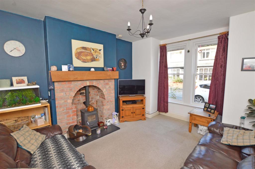3 bedroom terraced house for sale in Gele Avenue, Abergele, Conwy, LL22