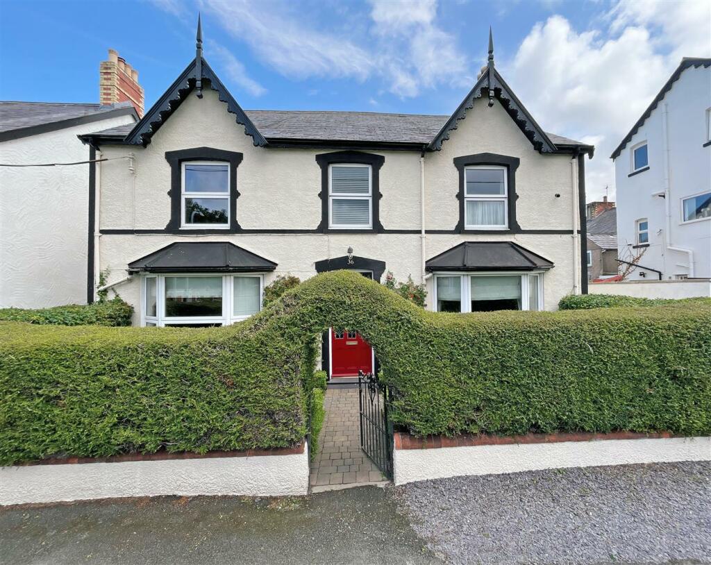 4 bedroom detached house for sale in Sea Road, Abergele, Conwy, LL22