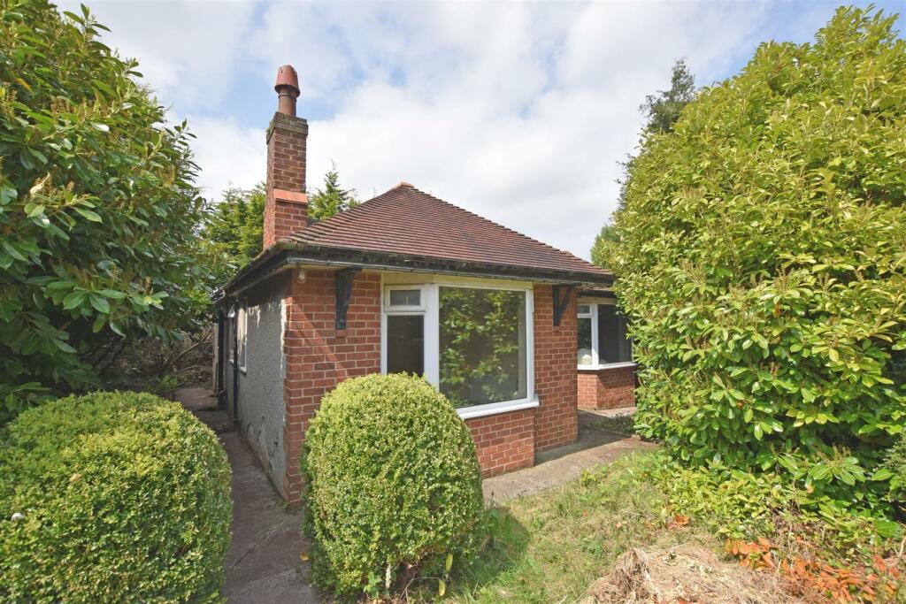 2 bedroom detached bungalow for sale in Ffordd Ffynnon, Dyserth, LL18