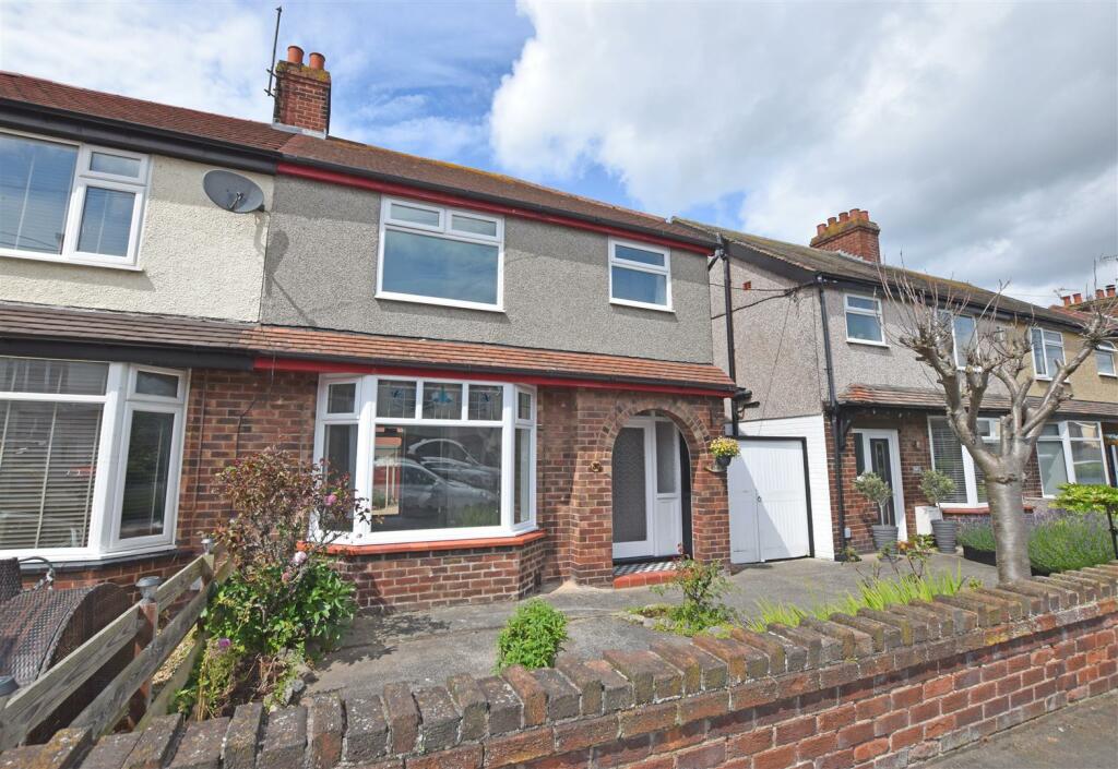 3 bedroom house for sale in Clwyd Avenue, Abergele, Conwy, LL22