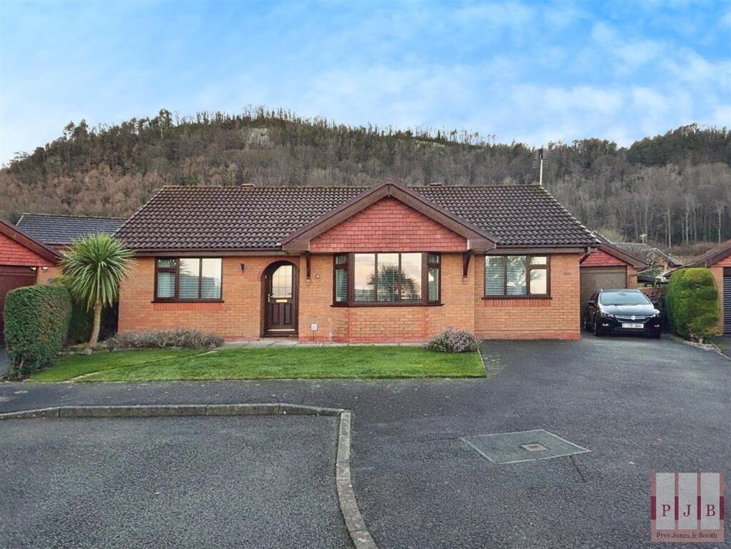 Main image of property: Lon Cynan, Abergele, LL22