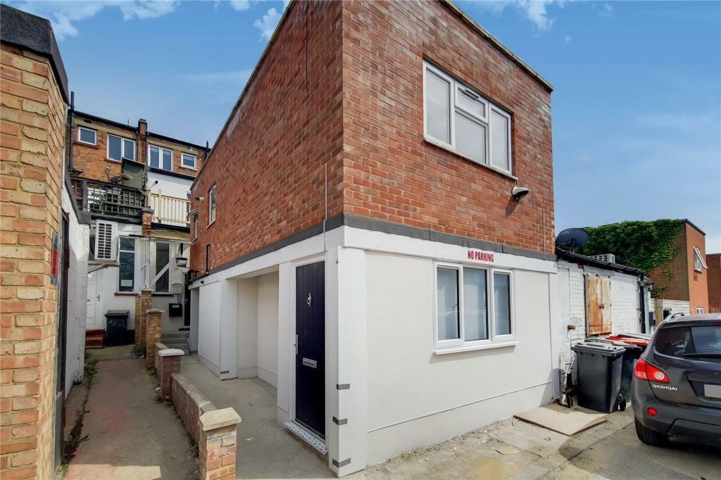 Studio apartment for rent in Finchley Road, Temple Fortune, NW11