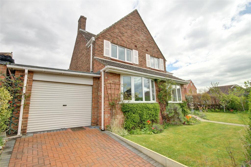 4 bedroom detached house for sale in Surtees Drive, Crossgate Moor