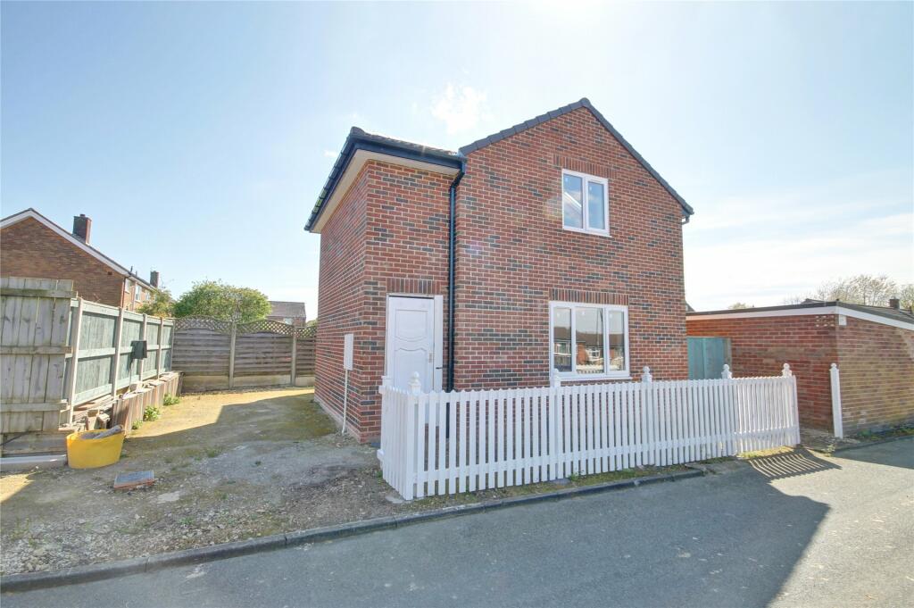3 bedroom semidetached house for sale in Forster Avenue, Sherburn