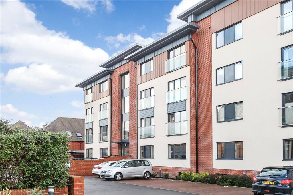 Main image of property: West Street, Newbury, Berkshire, RG14