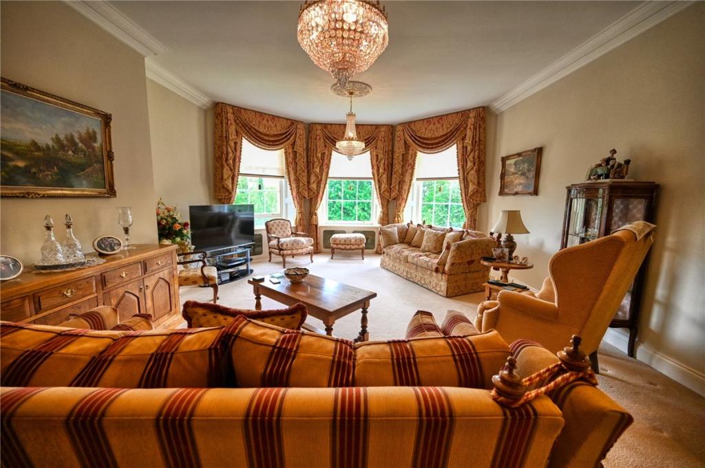 2 bedroom flat for sale in Dinsdale Park, Middleton St.