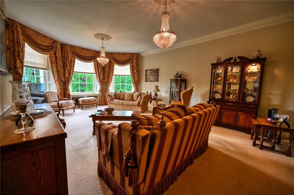 2 bedroom flat for sale in Dinsdale Park, Middleton St.