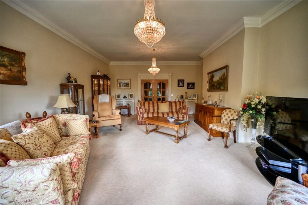 2 bedroom flat for sale in Dinsdale Park, Middleton St.