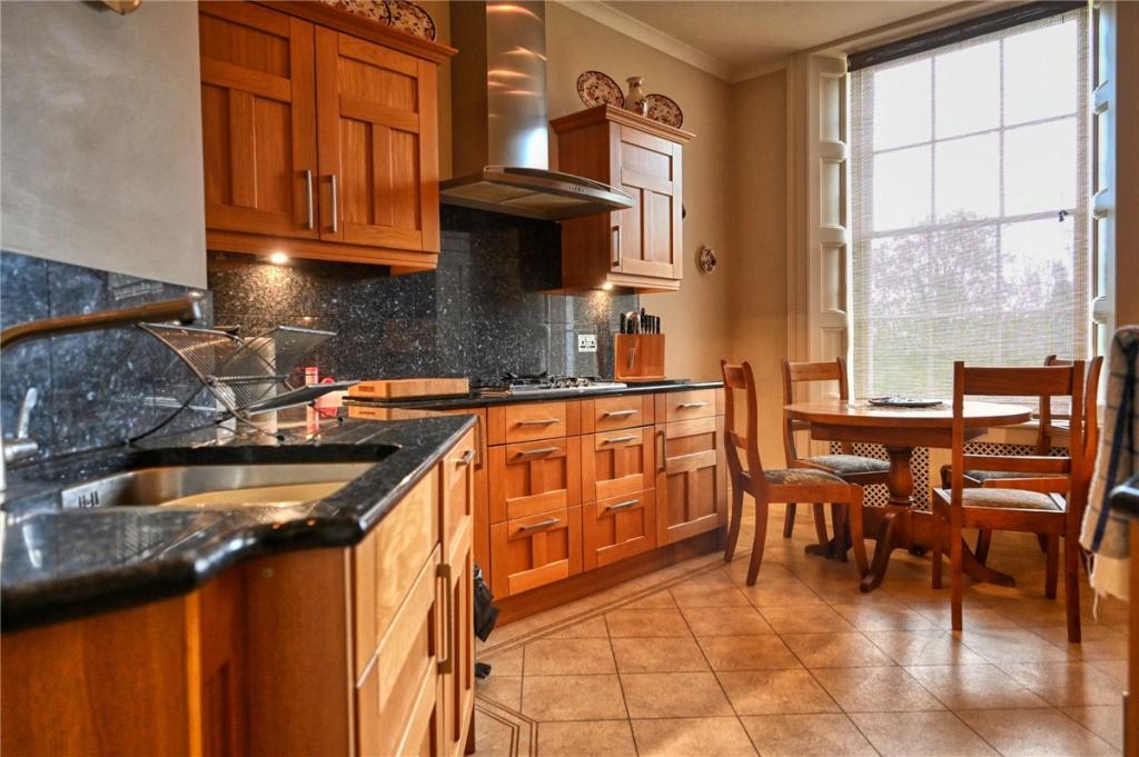 2 bedroom flat for sale in Dinsdale Park, Middleton St.