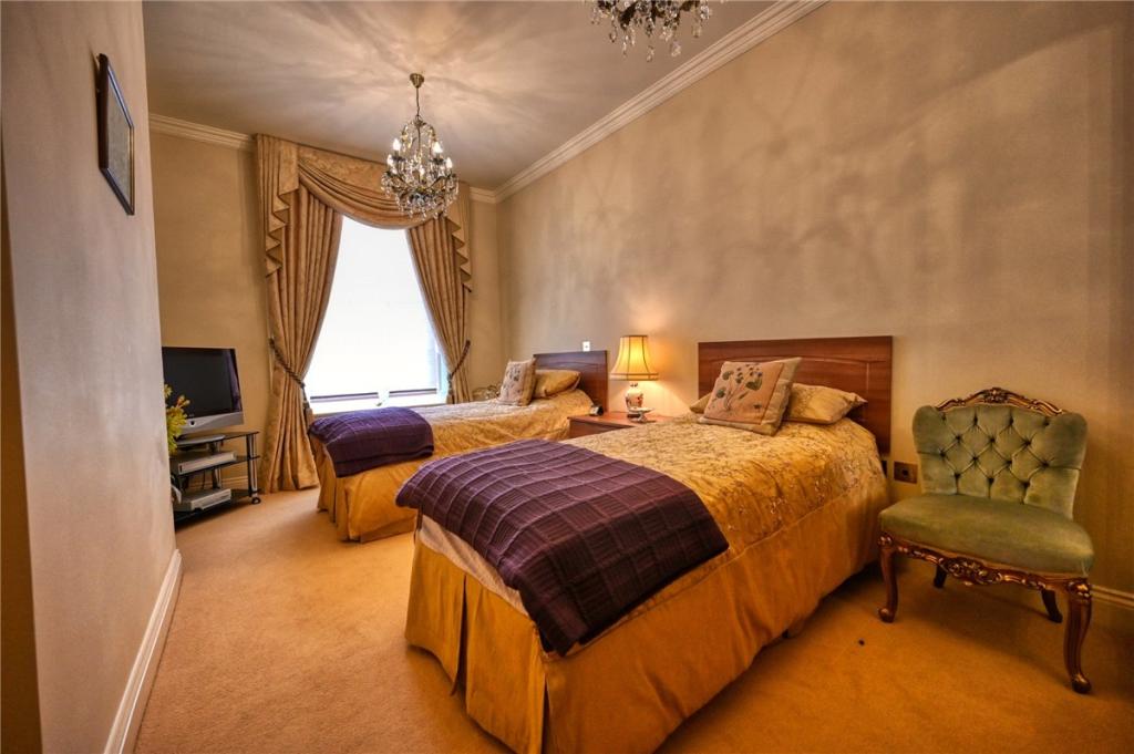 2 bedroom flat for sale in Dinsdale Park, Middleton St.