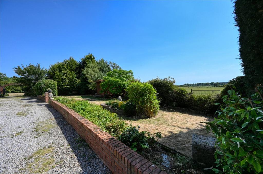 6 bedroom bungalow for sale in Burtree Lane, Darlington, DL3