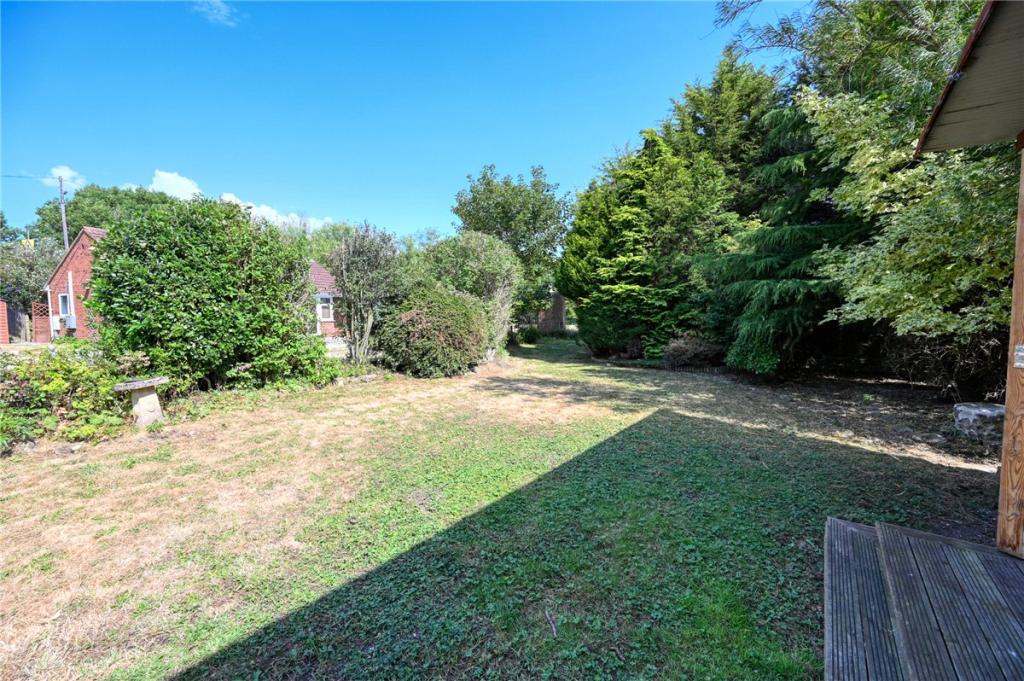 6 bedroom bungalow for sale in Burtree Lane, Darlington, DL3