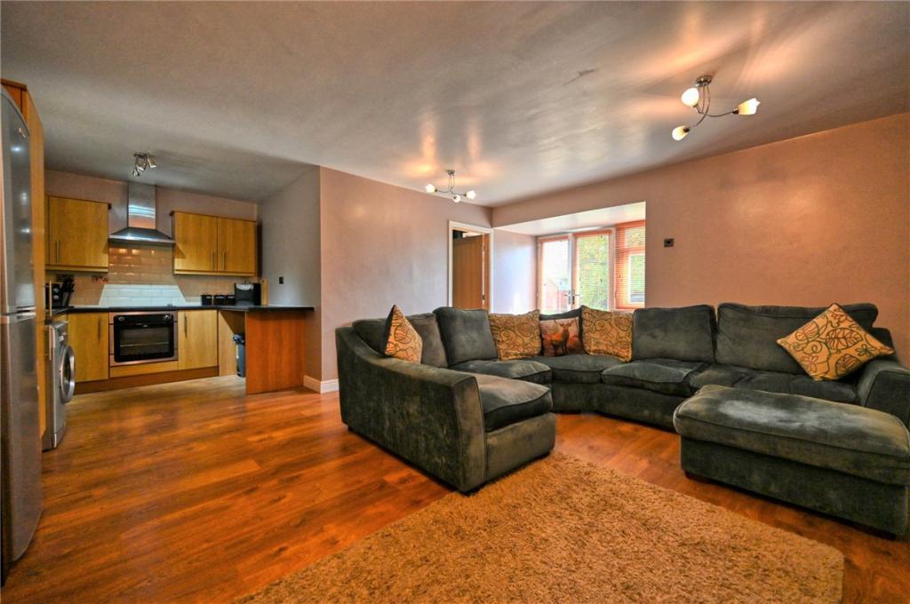 6 bedroom bungalow for sale in Burtree Lane, Darlington, DL3
