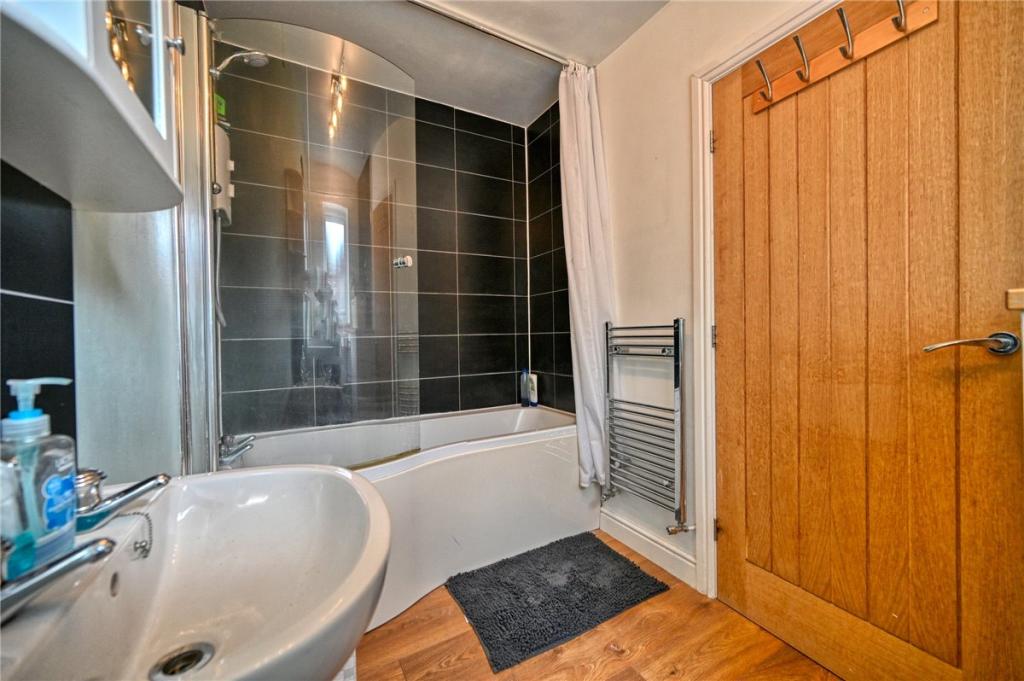 6 bedroom bungalow for sale in Burtree Lane, Darlington, DL3