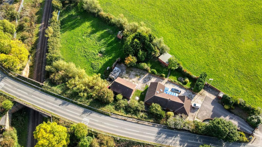 6 bedroom bungalow for sale in Burtree Lane, Darlington, DL3