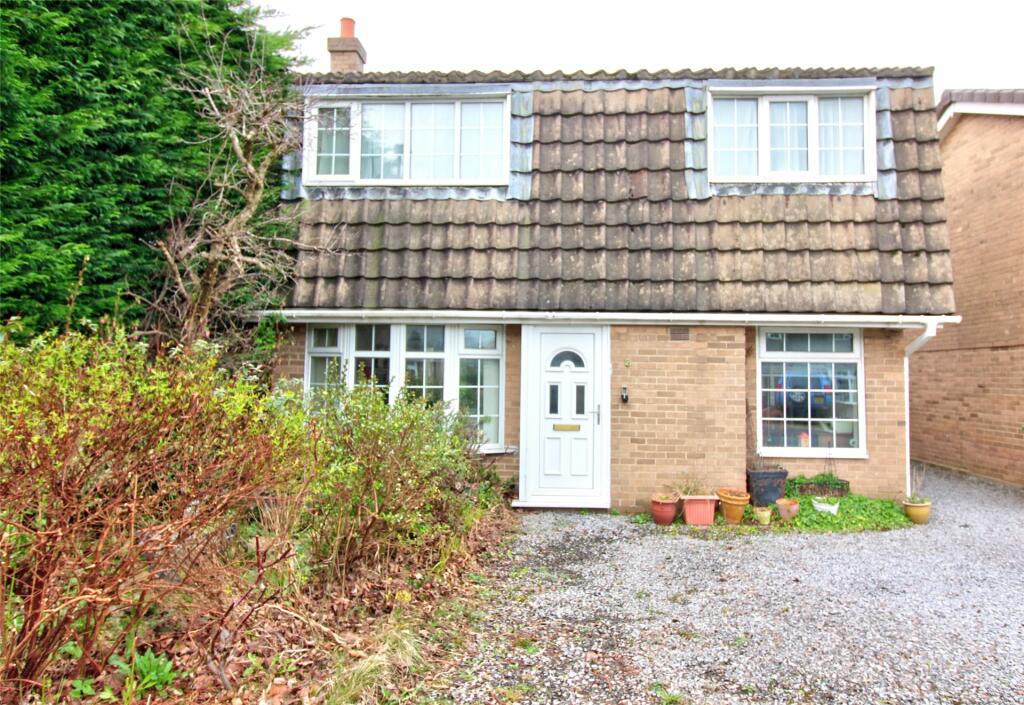 4 bedroom detached house for sale in Millfields, Aycliffe Village