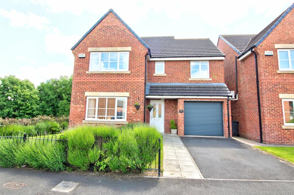4 bedroom detached house for sale in Leach Grove, Darlington, DL3