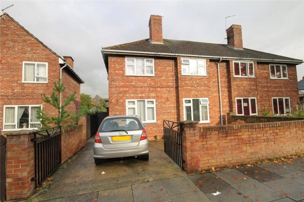 3 bedroom semidetached house for sale in Parkside, Darlington, DL1