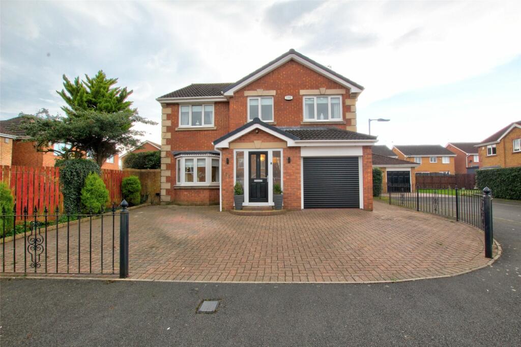 4 bedroom detached house for sale in Dewberry Court, Etherley Dene
