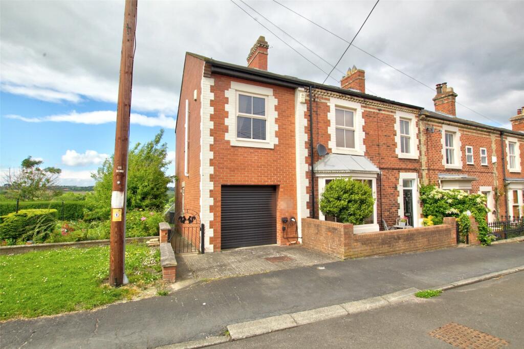 4 bedroom end of terrace house for sale in West End, Hunwick, Crook, DL15