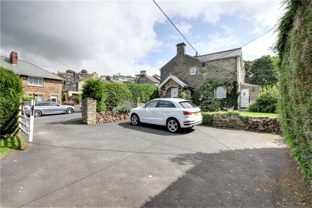 5 bedroom detached house for sale in Cutlers Hall Road, Blackhill