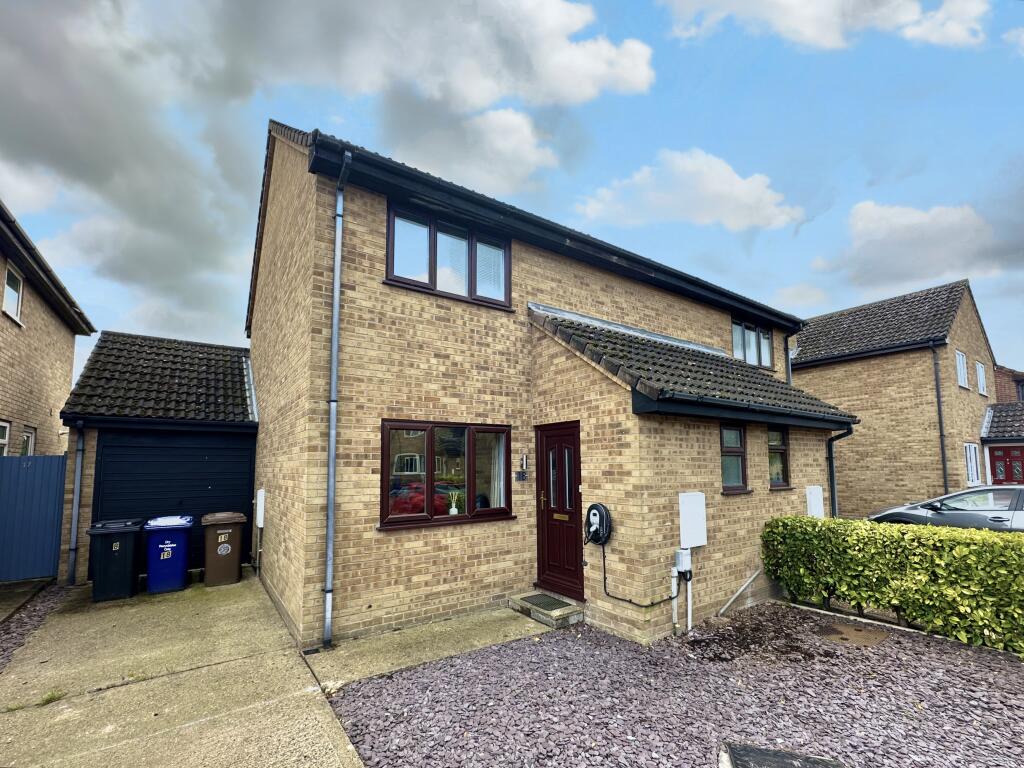 2 bedroom semidetached house for rent in Nightingale Close, Mildenhall