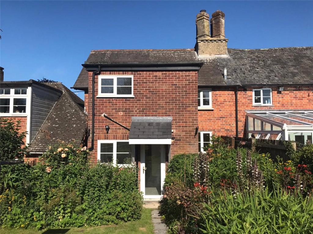 3 bedroom terraced house for rent in Easton Royal, Pewsey, Wiltshire, SN9