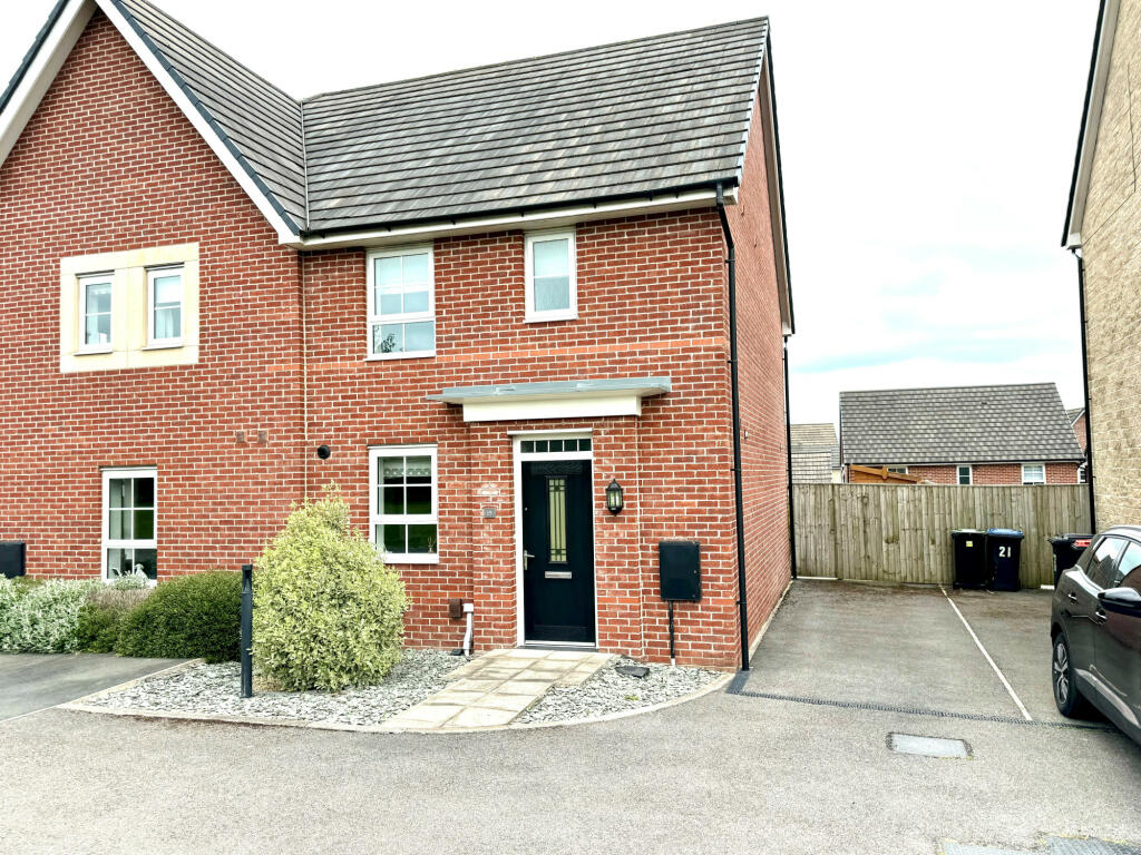 3 bedroom semidetached house for sale in Mather Avenue, Garstang, PR3