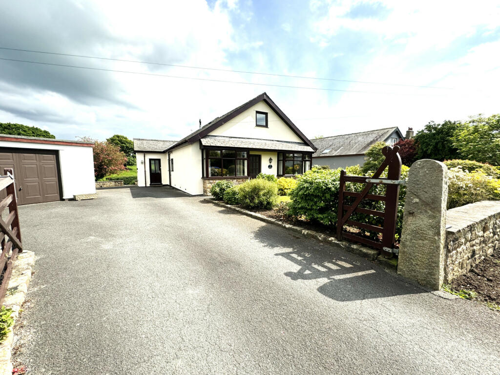 3 bedroom detached house for sale in Hollins Lane, Forton, PR3