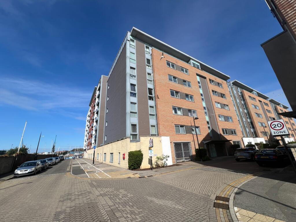 Main image of property: 1 Anchor Street, Orwell Quay, Ipswich, IP3