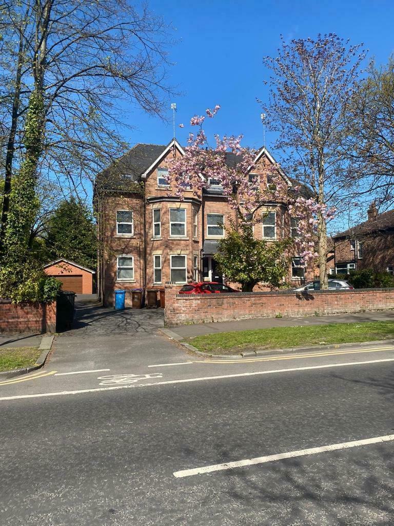 3 bedroom apartment for rent in 630 Wilmslow Road, Didsbury, Manchester,, M20