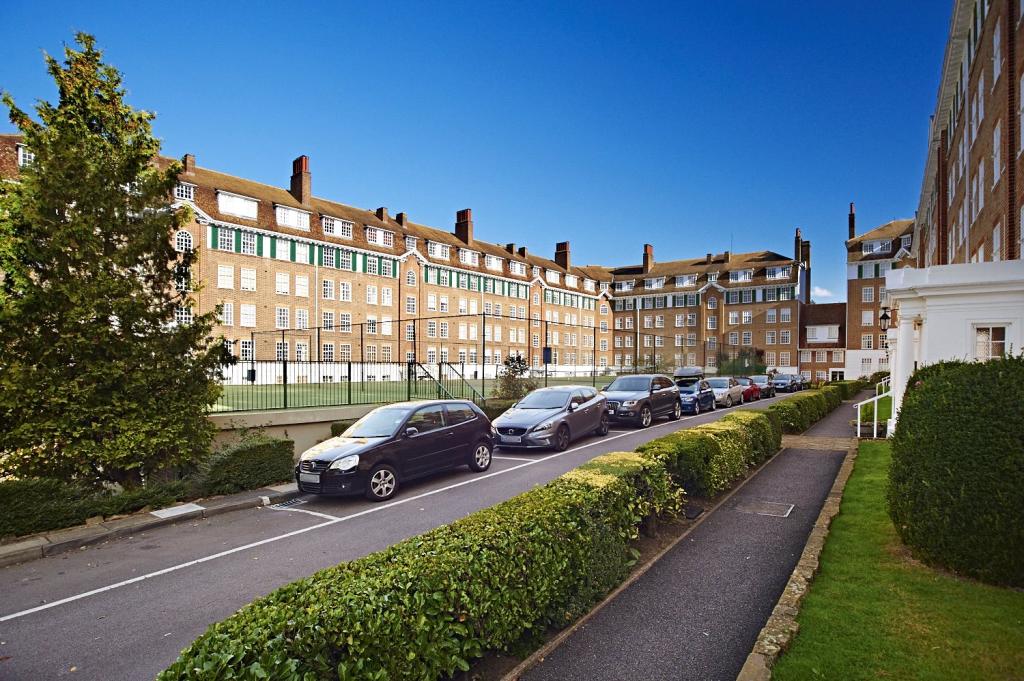 2 bedroom apartment for rent in Richmond Hill Court ...