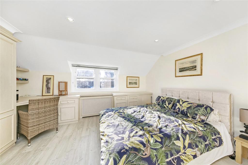 4 bedroom detached house for sale in Chisholm Road, Richmond, TW10