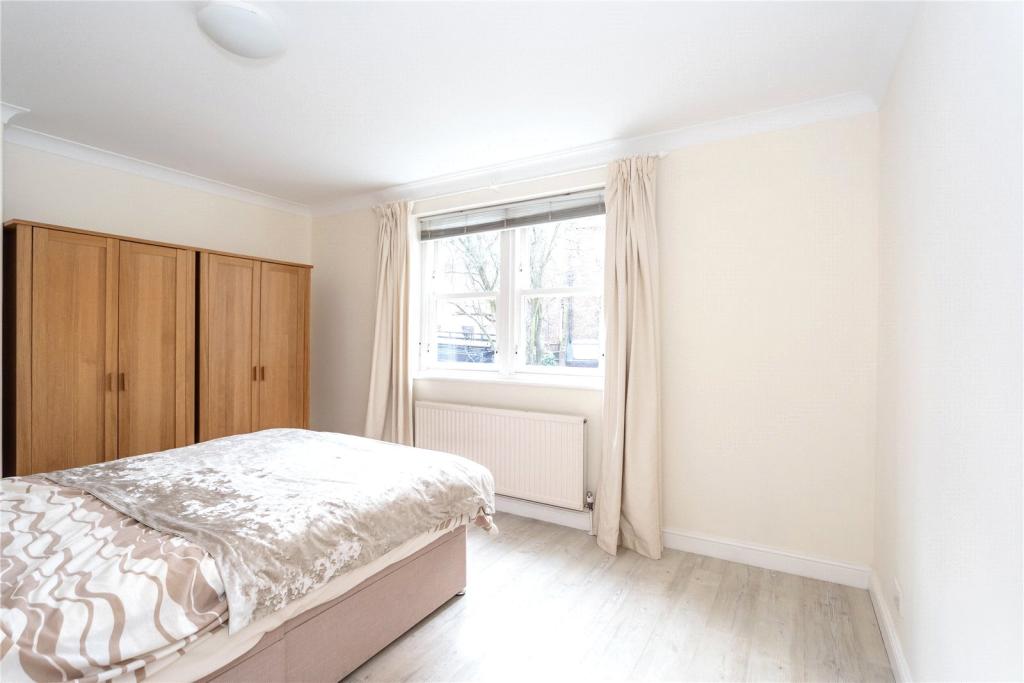 4 bedroom detached house for sale in Chisholm Road, Richmond, TW10