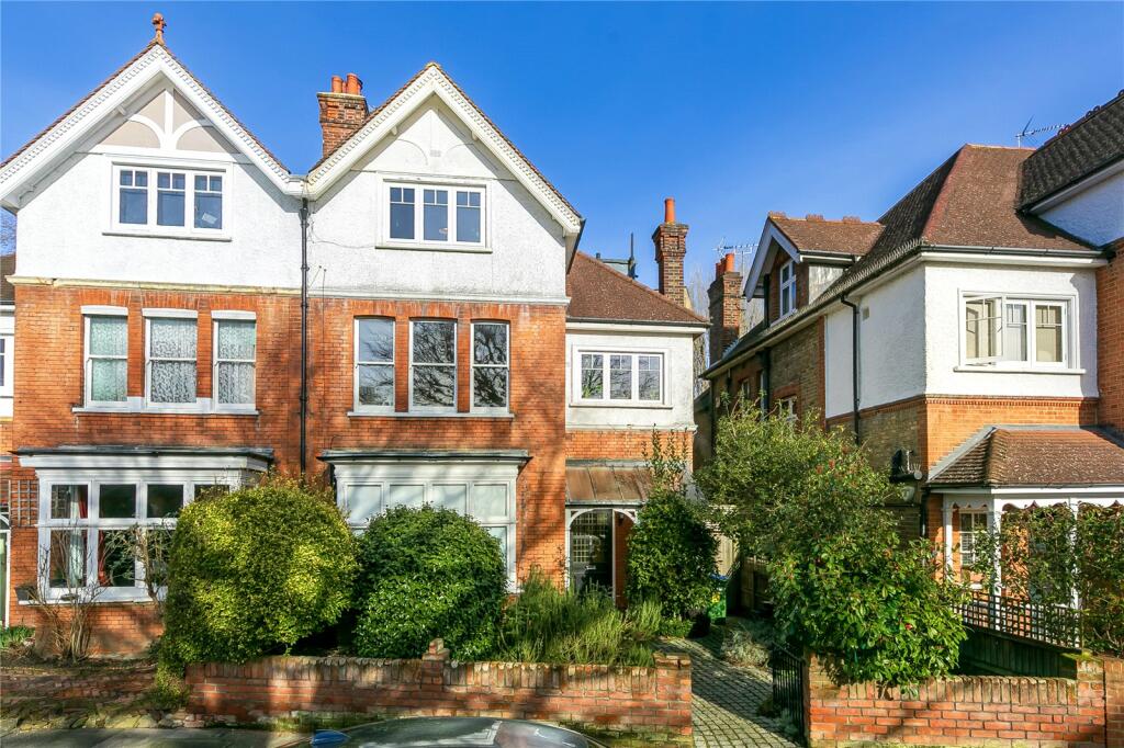 1 bedroom apartment for sale in Spring Grove Road, Richmond, TW10