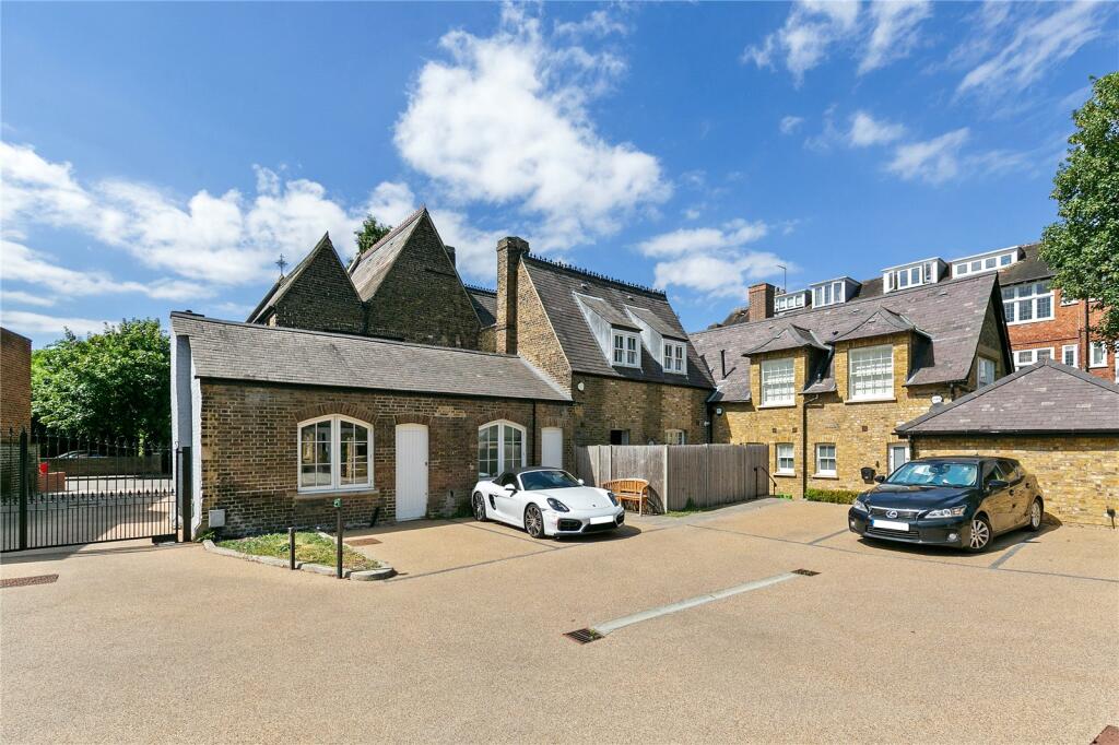 Main image of property: Park Lane, Richmond, TW9